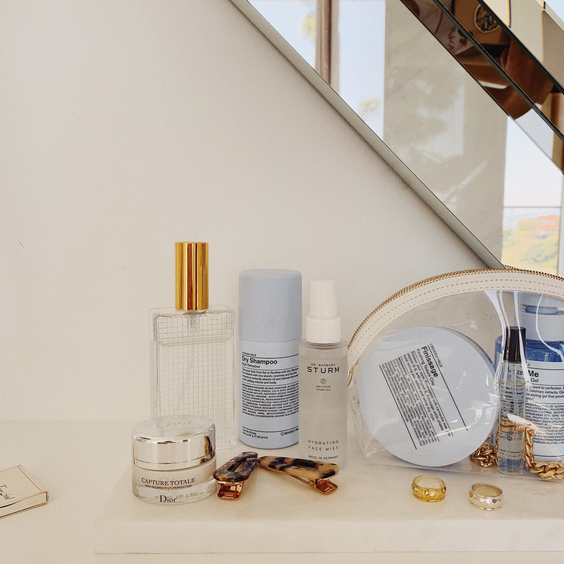 Finissage - J Beverly Hills